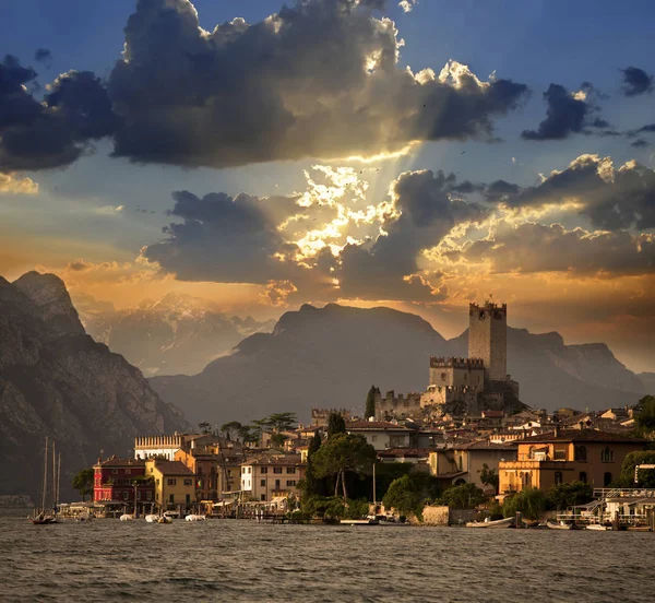 Città Malcesine Sul Lago Garda Tramonto Mozzafiato Regione Veneto Italia — Foto Stock