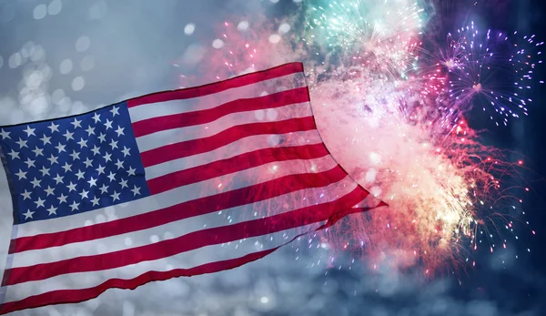 Świętujemy Dzień Niepodległości Stany Zjednoczone Ameryki Flaga Usa Tle Fajerwerków — Zdjęcie stockowe