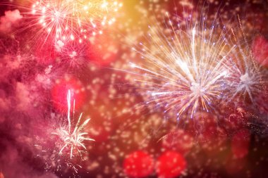 Yeni yılda havai fişekler ve kopyalama alanı - soyut tatil arkaplanı
