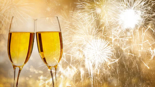 Glasses Champagne Sparkling Holiday Background Fireworks — Stock Photo, Image