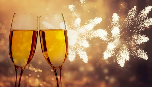 Glasses Champagne Sparkling Holiday Background Fireworks — Stock Photo, Image