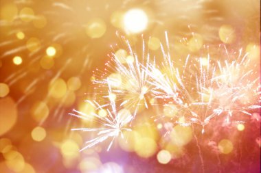Yeni yılda havai fişekler ve kopyalama alanı - soyut tatil arkaplanı