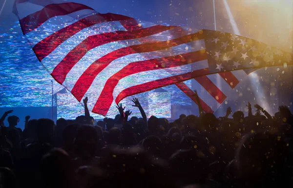 United States flag - crowd celebrating 4th of July Independence — Stock Photo, Image