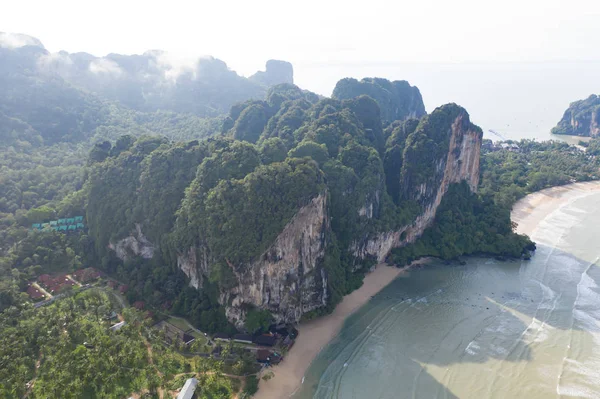 Gyönyörű Tonsai strand Krabi tartományban, Thaiföld-légi kilátás — Stock Fotó