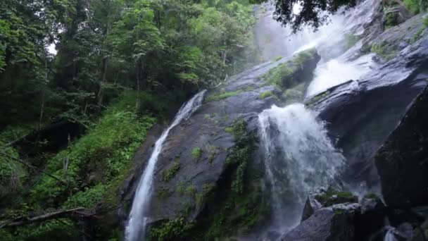 Beautiful Waterfall Doi Inthanon National Park Thailand — Stock Video