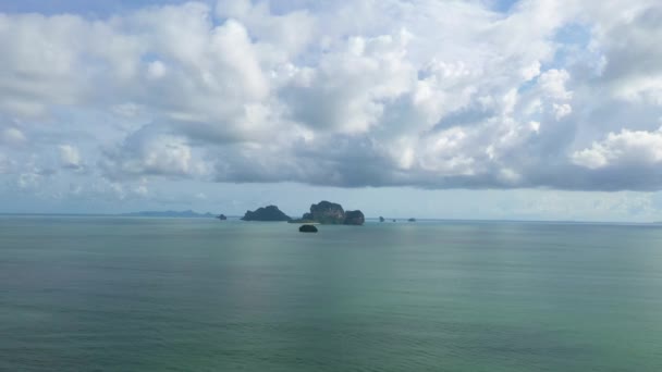 Úžasné Krásné Skalní Útvary Podél Pobřeží Pláže Railey Thajsko — Stock video