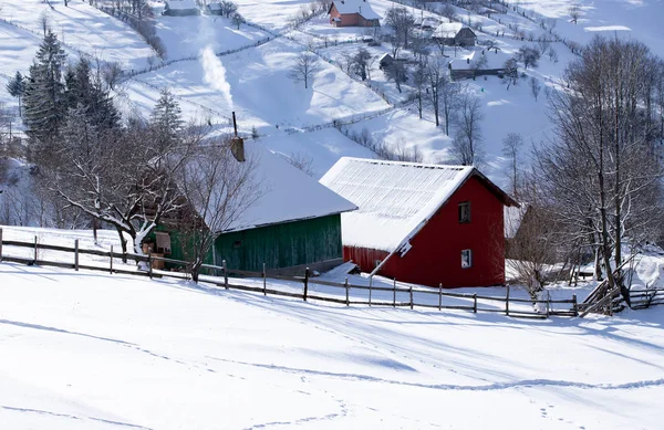 Nieve en las montañas —  Fotos de Stock