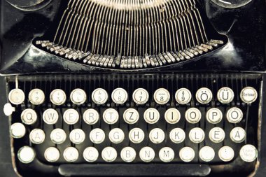 Antika retro biçimli daktiloyu kapat.