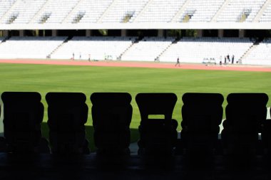 Boş stadyum - insanlar olmadan spor etkinlikleri.