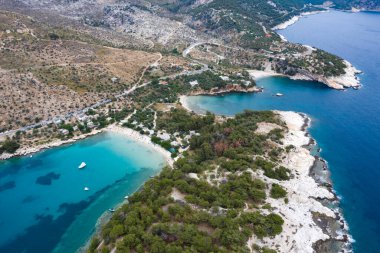 Aliki 'nin üzerinde, Thassos Adası Yunanistan, yüksek çözünürlüklü hava manzaralı duvar kağıdı