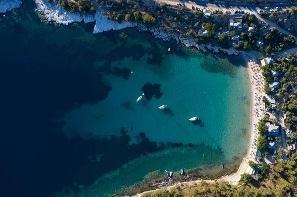 Vista Aérea Barcos Vela Frente Praia Aliki Ilha Thassos Grécia — Fotografia de Stock