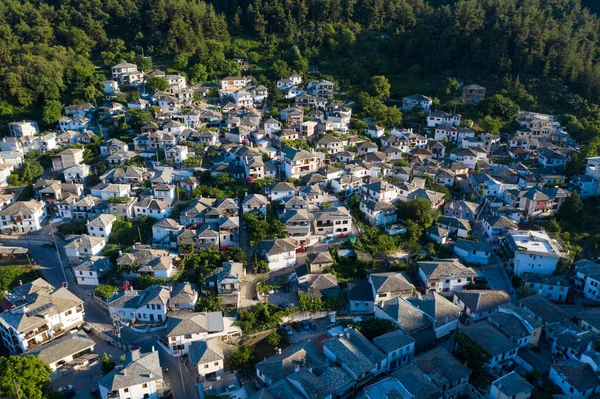 ギリシャのタソスにある美しい小さな村の空中ビュー — ストック写真