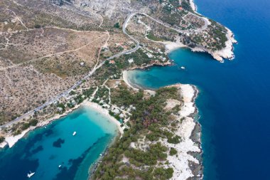 Aliki 'nin üzerinde, Thassos Adası Yunanistan, yüksek çözünürlüklü hava manzaralı duvar kağıdı