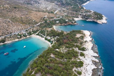 Aliki 'nin üzerinde, Thassos Adası Yunanistan, yüksek çözünürlüklü hava manzaralı duvar kağıdı