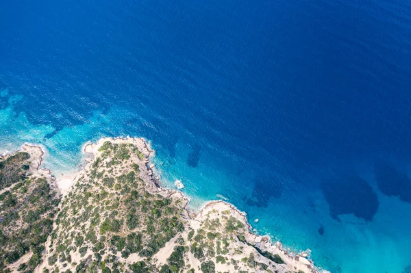 Veduta Aerea Onde Rocce Mare Trasparente Grecia Astratto Sfondo Estivo — Foto Stock