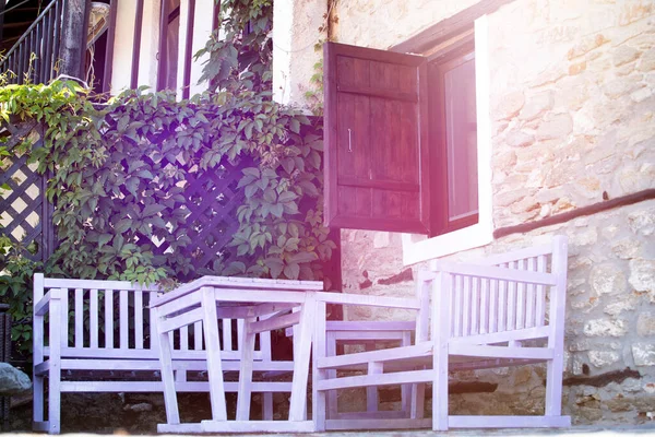 地中海餐厅露台外置椅子 假日旅行概念 — 图库照片