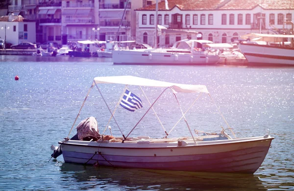 Yunanistan Thassos Adası Limanına Demirlemiş Balıkçı Teknesi — Stok fotoğraf