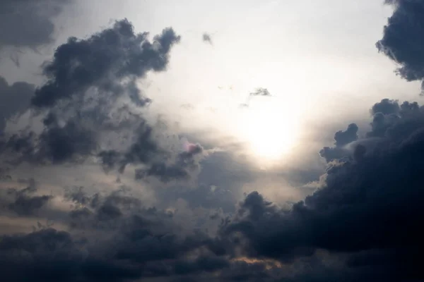 어두운 하늘에 먹구름 — 스톡 사진