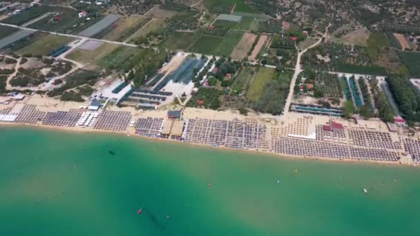 Aerial View Tropical Sandy Beach Blue Ocean Crystal Clear Turquoise — Stock Video