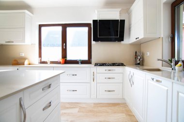 Modern, çağdaş mutfak odası iç mimarisi.