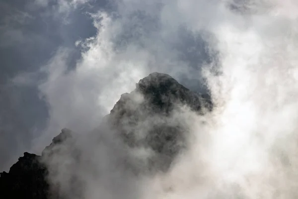 Hight Mountain Peak Mist Fagaras Mountains Romania — Stock Photo, Image