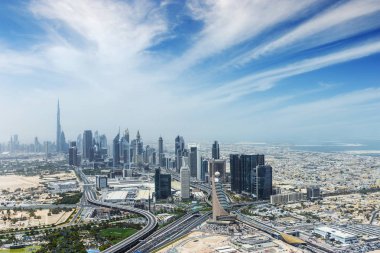 Modern gökdelenler, Dubai, Birleşik Arap Emirlikleri hava görünümünü.