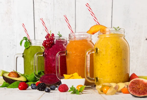 Healthy fresh smoothies with ingredients. — Stock Photo, Image