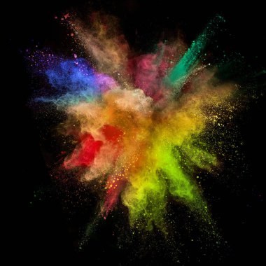 Siyah arkaplanda renkli barut patlaması.