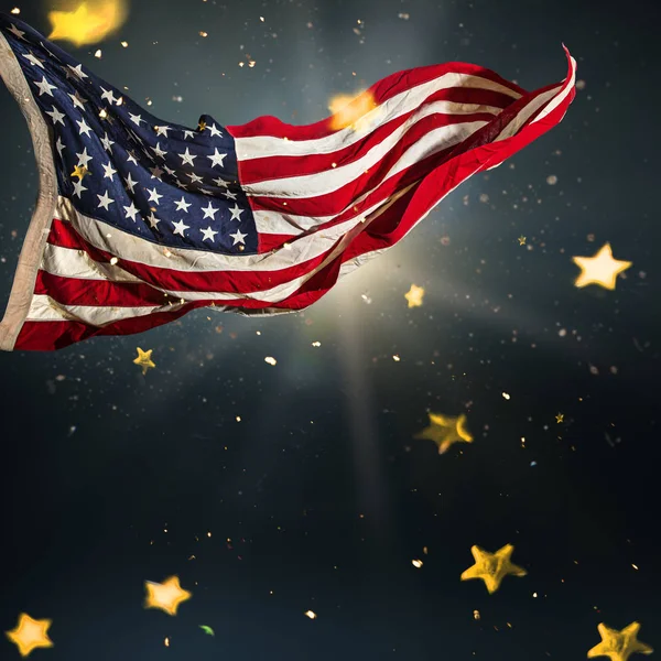 Bandeira americana com estrelas douradas brilhantes . — Fotografia de Stock