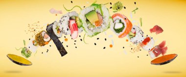 Havada donmuş lezzetli Japon suşisi parçaları..