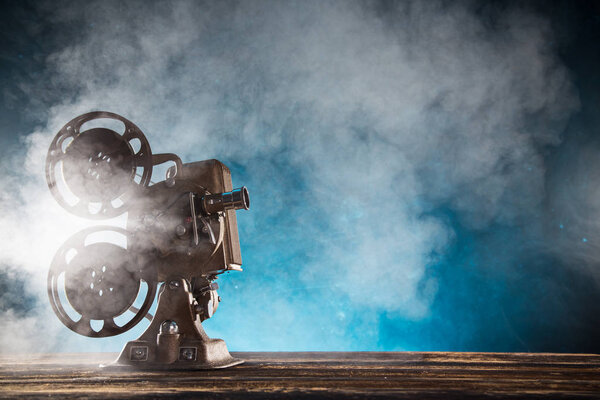 Кинопроектор старого стиля, крупный план
.