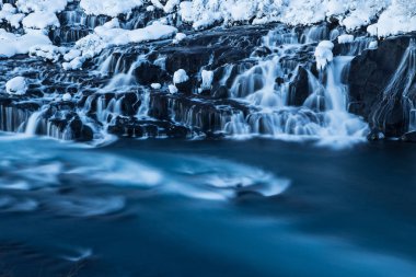 Hraunfossar şelale kış, İzlanda.