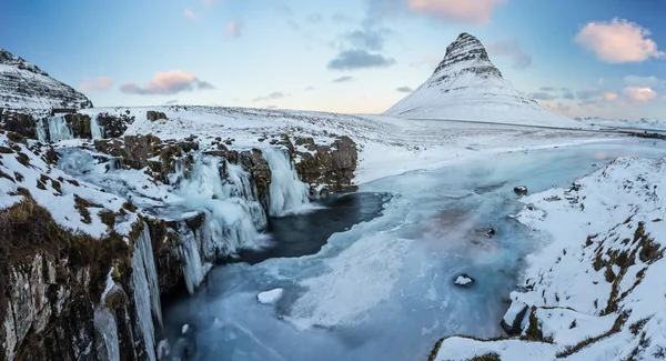 겨울, 아이슬란드에에서 유명한 Kirkjufell 산 — 스톡 사진