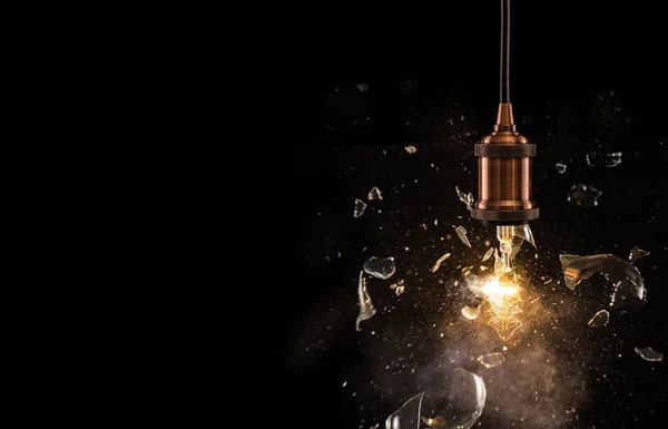 Real explosion of vintage electric bulb. — Stock Photo, Image