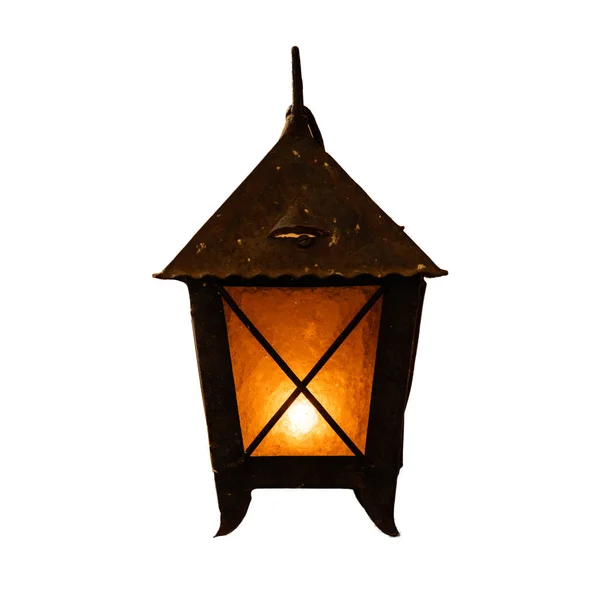 Brennende, gammel, rustne lampe på hvit bakgrunn . – stockfoto