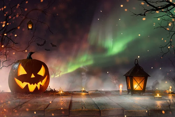 Halloween Dynie Ciemny Upiorny Las Niebieską Mgłą Tle — Zdjęcie stockowe