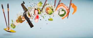 Havada donmuş lezzetli Japon suşisi parçaları..