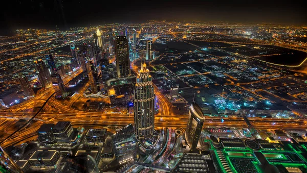 Dubai skyline tijdens zonsopgang, Verenigde Arabische Emiraten. — Stockfoto