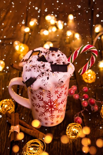 Copo Natal Com Chocolate Quente Chantilly Bebida Quente Inverno — Fotografia de Stock