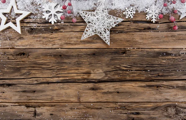 木製の背景 製品またはテキストをコピー スペースの多くのクリスマスの装飾 — ストック写真