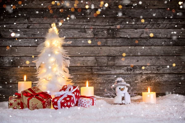 Decoración de Navidad sobre fondo de madera — Foto de Stock