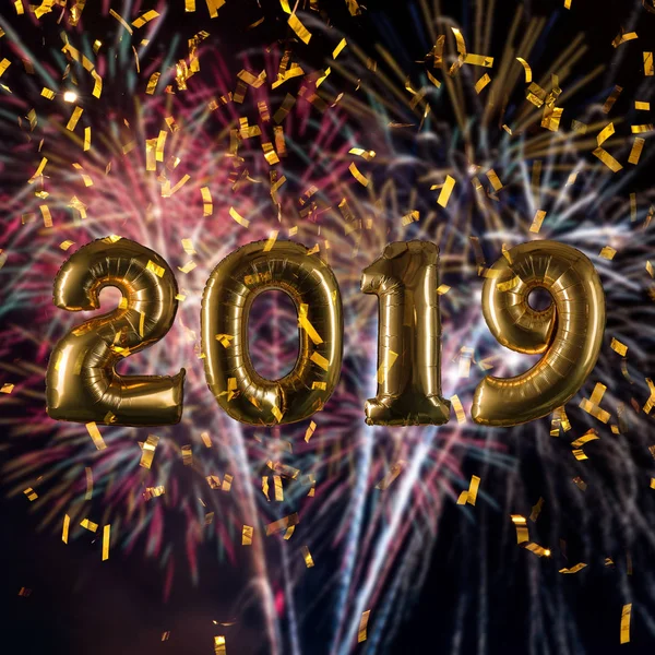 Happy New Year wenskaart 2019. Vuurwerk en confetti. — Stockfoto