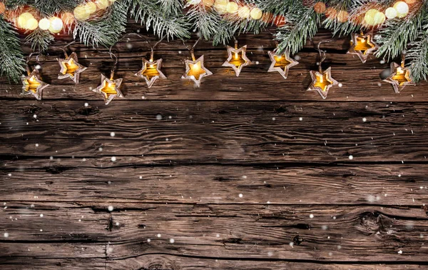 Vánoční dekorace na dřevěném pozadí — Stock fotografie