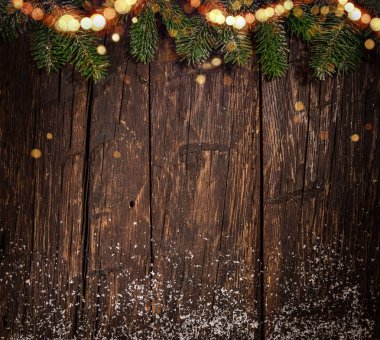 Ahşap arka plan christmas Ladin dallarda.