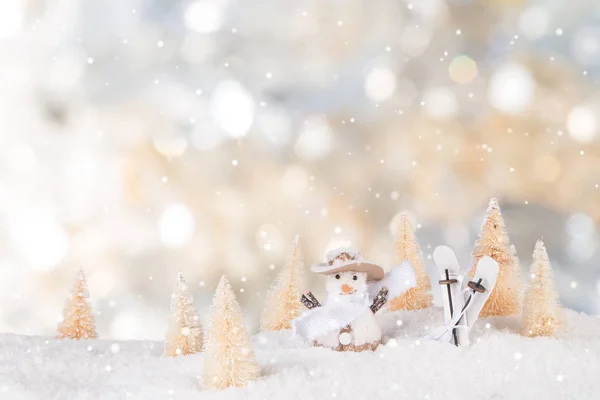 Arkaplanı bulanık bir Noel süslemesi — Stok fotoğraf