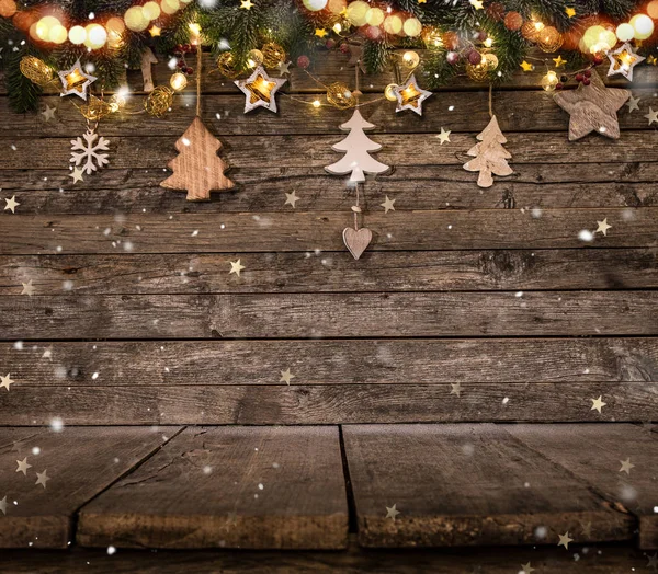 Decoração de natal em fundo de madeira — Fotografia de Stock