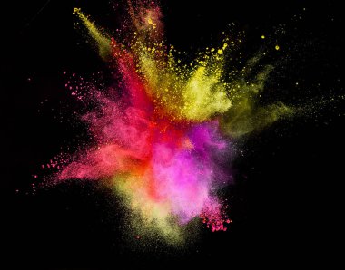 Siyah arkaplanda renkli barut patlaması.