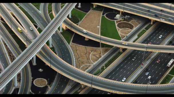 Aerial view of traffic in Dubai. 4K. — Stock Video