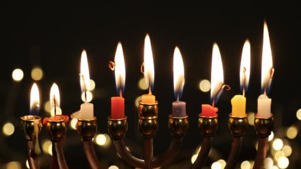 Candele di Hanukah che celebrano la vacanza ebrea — Video Stock