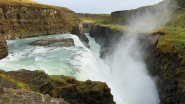 Güzel ünlü Gullfoss şelale, İzlanda.